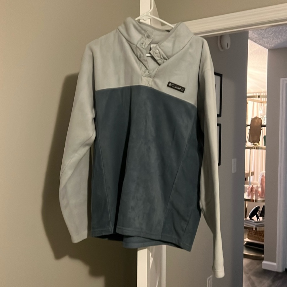 Men’s Columbia pullover! Size L! Gently worn!